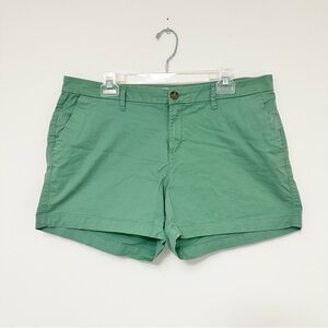 Old Navy Women's size 14 Cotton Stretch Casual Summer Shorts in Sage Green